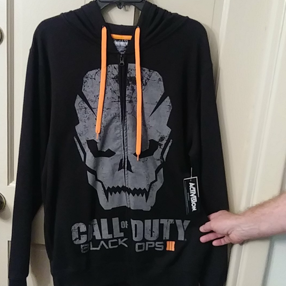 Call Of Duty black hooded sweater